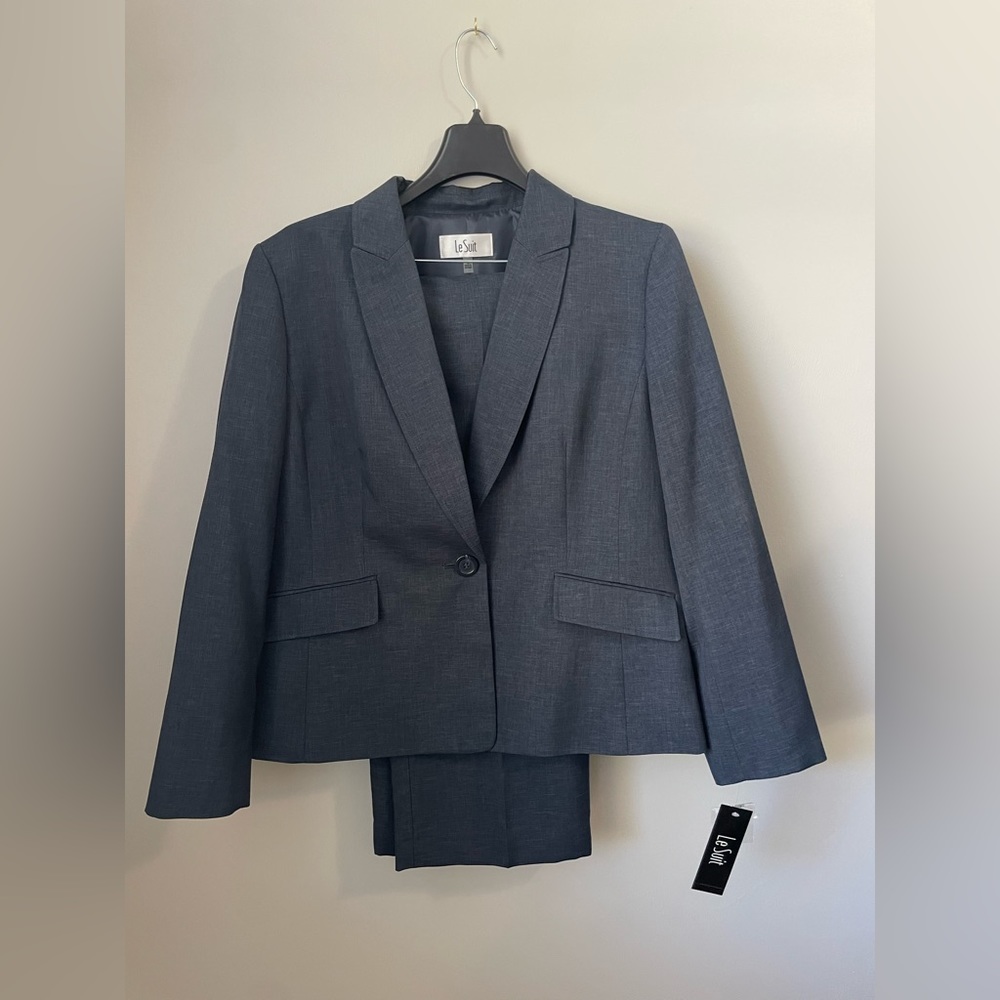 LeSuit Blue Pant Suit Size 18